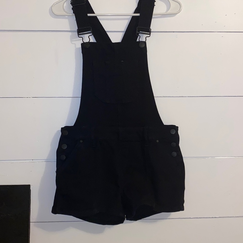 Overall shorts